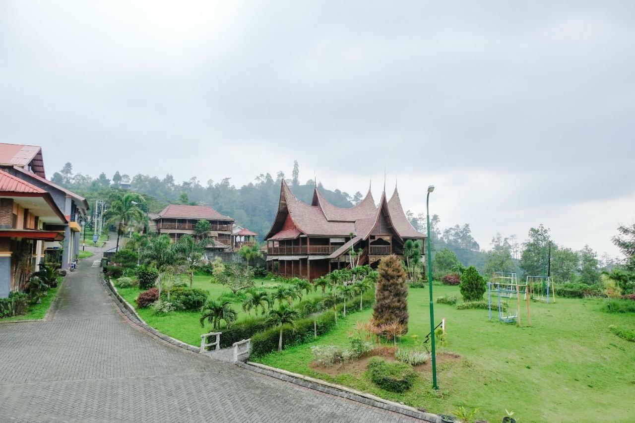 Capital O 892 Grand Pujon View Hotel And Resort Batu  Zewnętrze zdjęcie