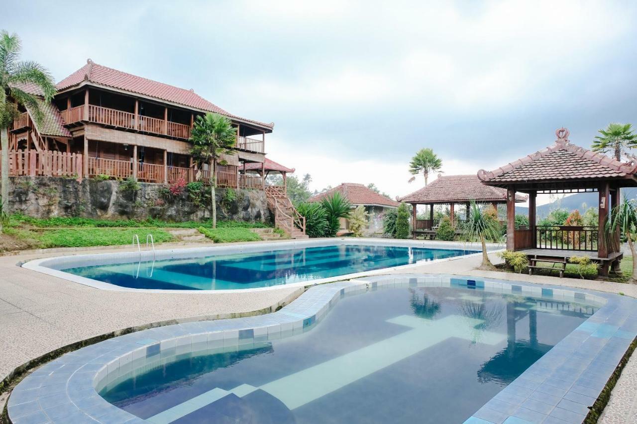 Capital O 892 Grand Pujon View Hotel And Resort Batu  Zewnętrze zdjęcie